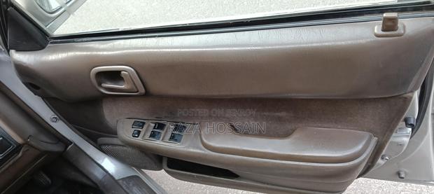 Toyota Corolla . 1995