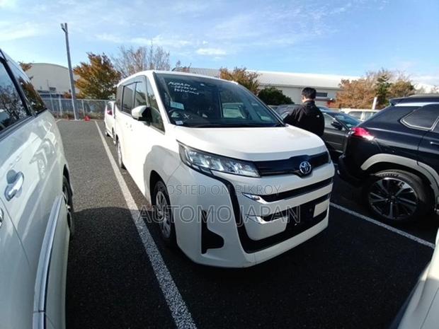 Toyota Noah SZ 2022