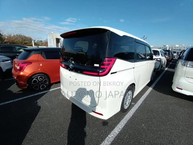 Toyota Noah SZ 2022