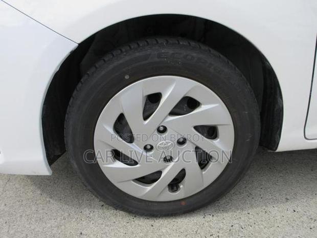 Toyota Fielder hybrid 2021
