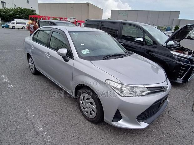 Toyota Axio Non Hybrid EX Silver 2020