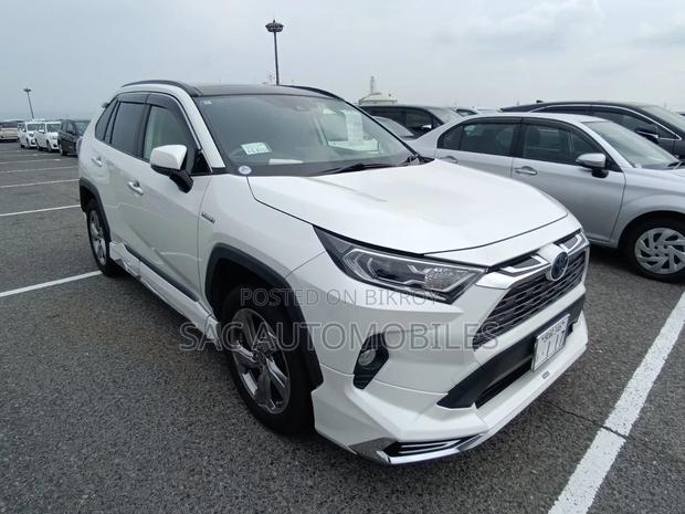 Toyota RAV4 G edition Hyb 2020