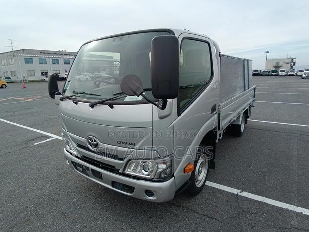 Toyota Dyna Truck Silver 4 Point 2021
