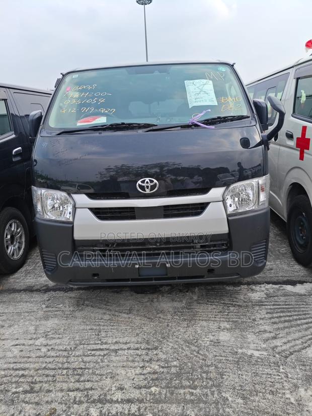 Toyota HiAce 2021 Black