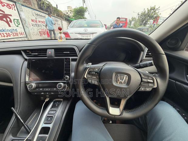 Honda Insight . 2019