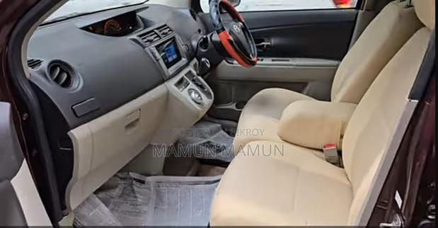 Toyota Passo Sette 2011 Maroon