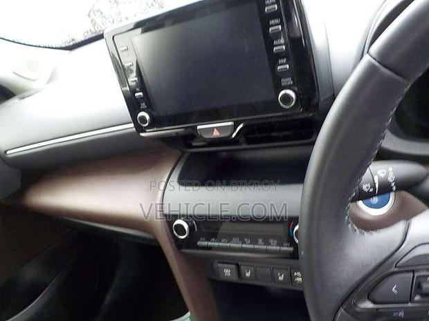 Toyota Yaris Cross 1.5 Hybrid FWD 2021 Red