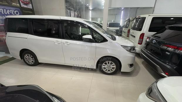 Toyota Noah 2 DOOR POWER 2021