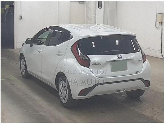 Toyota Aqua HYBRID X PACKAGE 2021