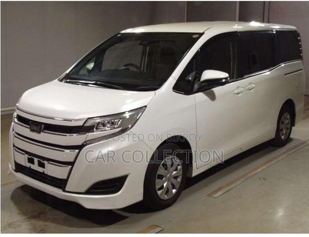 Toyota Noah 2021