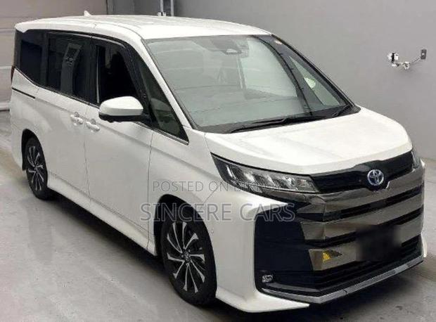 Toyota Noah S-Z HYB FULL OPTION 2023