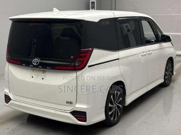 Toyota Noah S-Z HYB FULL OPTION 2023
