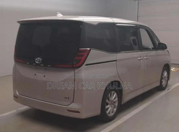 Toyota Noah G Hybrid Gray 2023