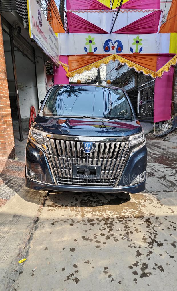 Toyota Esquire gi premium push pkg 2020