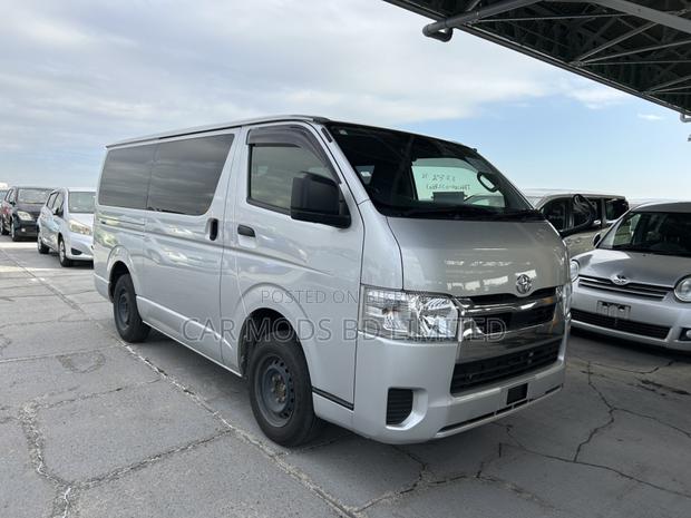 Toyota Hiace Dx Dual Ac 2020