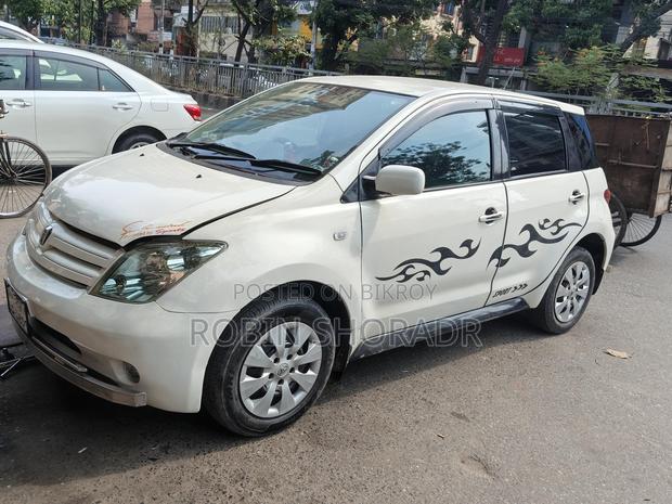 Toyota ist 2005