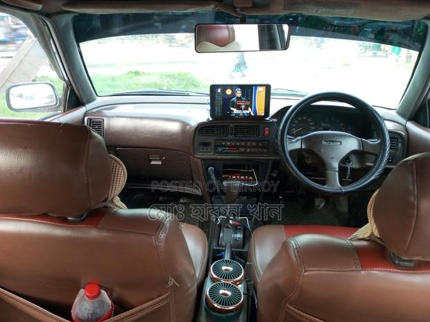 Toyota Carina . 1990
