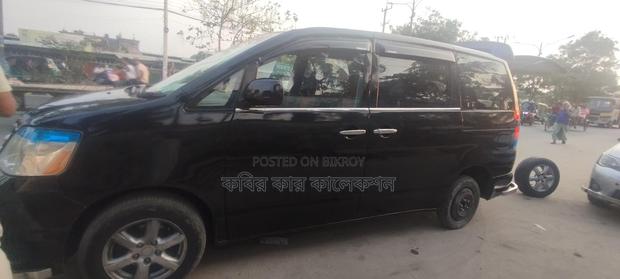 Toyota Noah Black 2002