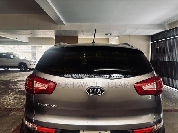 Kia Sportage . 2011