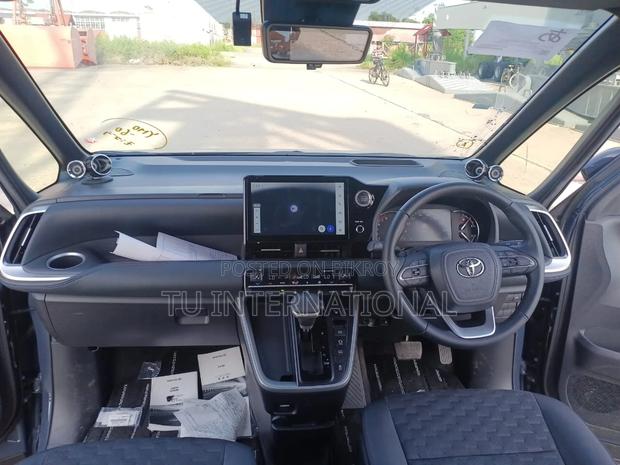 Toyota Voxy NON HYBRID S-Z PKG 2022