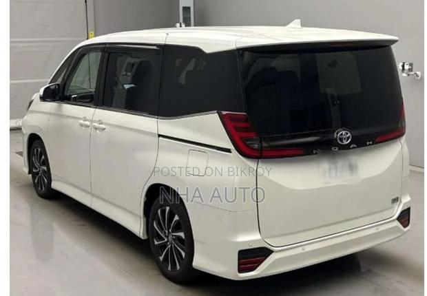Toyota Noah HYBRID SZ PACKAGE 2022
