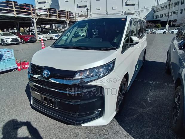 Toyota Noah HYBRID SZ PACKAGE 2022