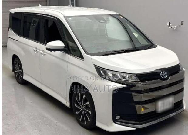 Toyota Noah HYBRID SZ PACKAGE 2022