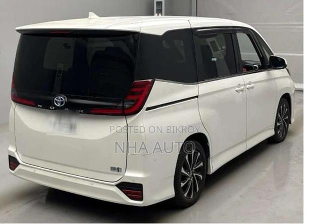 Toyota Noah HYBRID SZ PACKAGE 2022