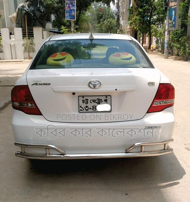 Toyota Axio x 2011