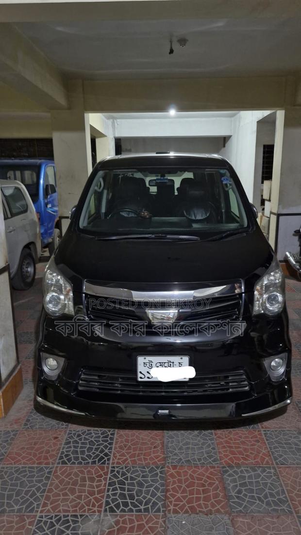 Toyota Noah si push start 2013