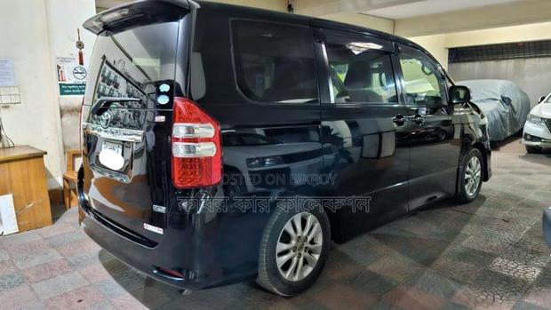 Toyota Noah si push start 2013