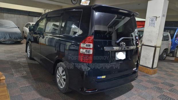 Toyota Noah si push start 2013