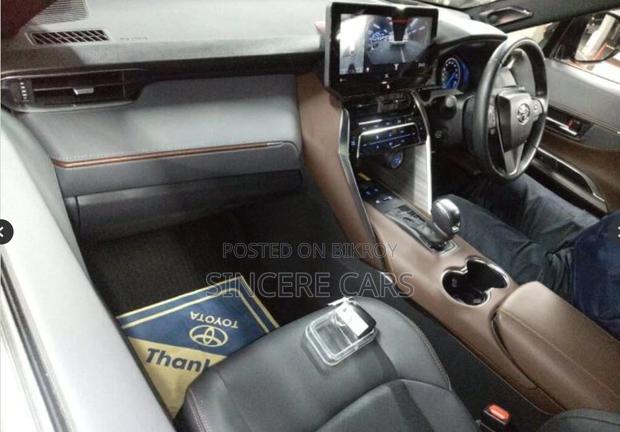 Toyota Harrier z Brown consol 2021