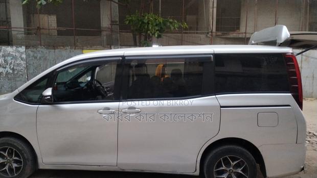 Toyota Noah ambulance 2015