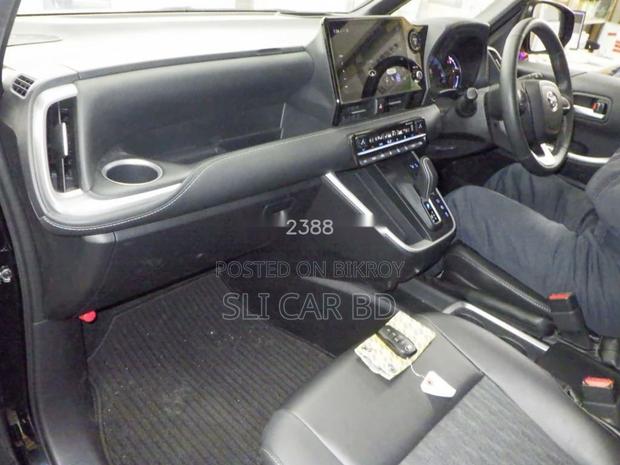 Toyota Noah HYBRID S-Z 2023