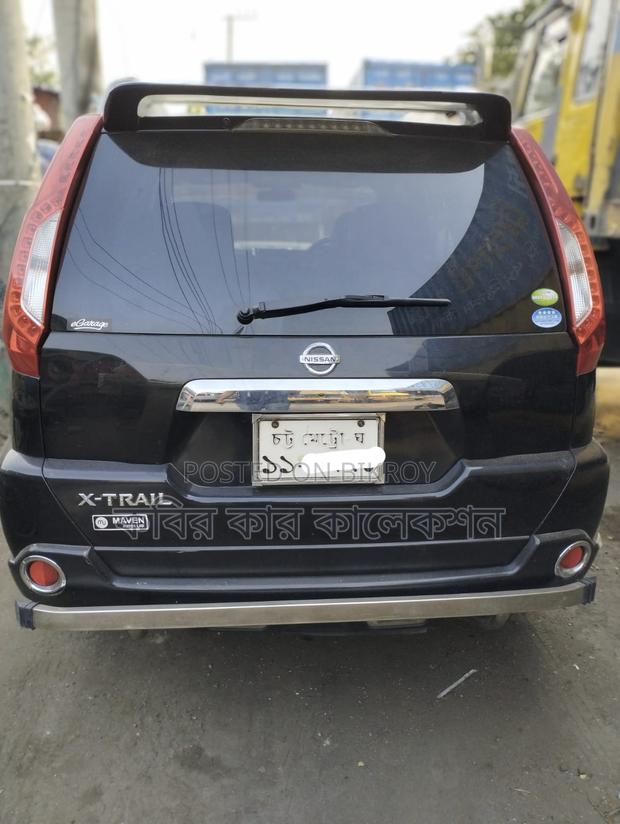 Nissan X-Trail black 2012