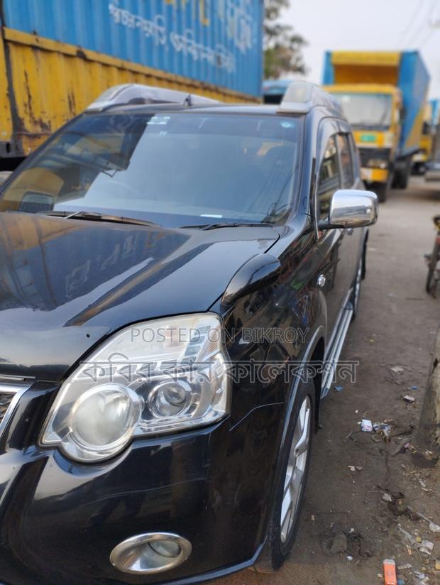 Nissan X-Trail black 2012