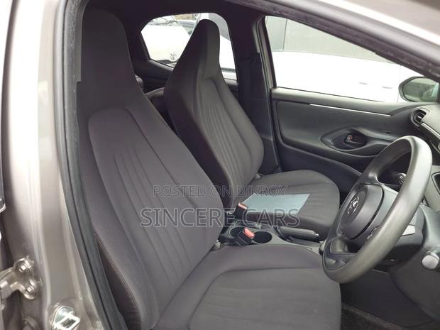 Toyota Yaris X PKG HYB 2021