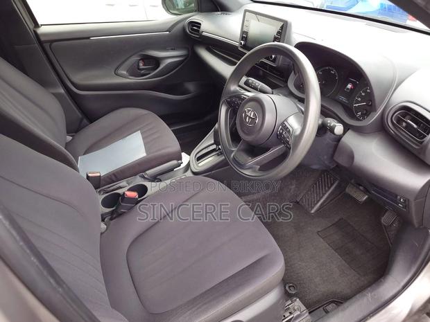 Toyota Yaris X PKG HYB 2021