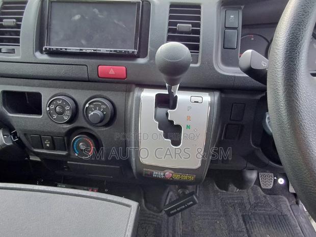 Toyota Hiace Ambulance DX Highrof 2020