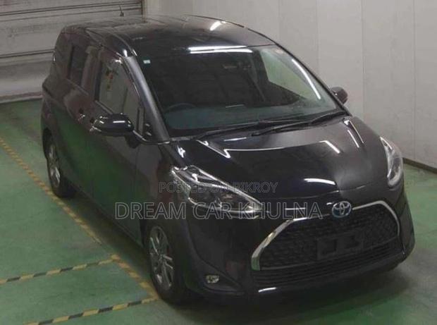 Toyota Sienta G Quero Hybrid Black 2021