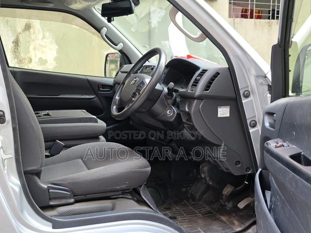 Toyota Hiace Dx 5 DOOR 2020