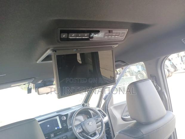 Toyota Voxy s-z package non hv 2022
