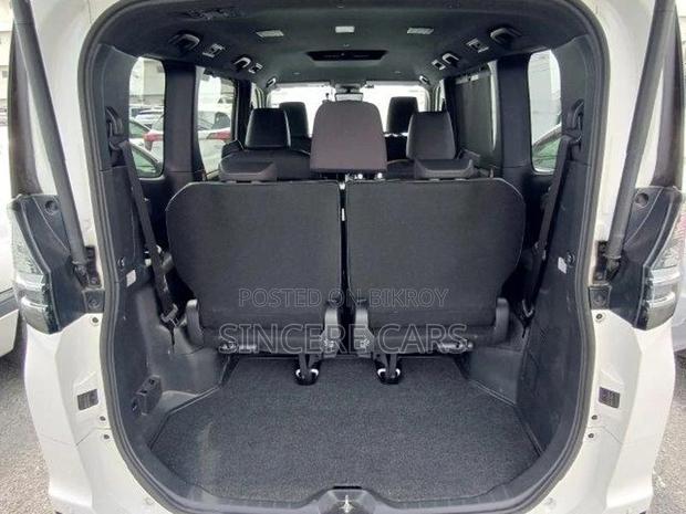 Toyota Voxy SZ PKG HYB 2023