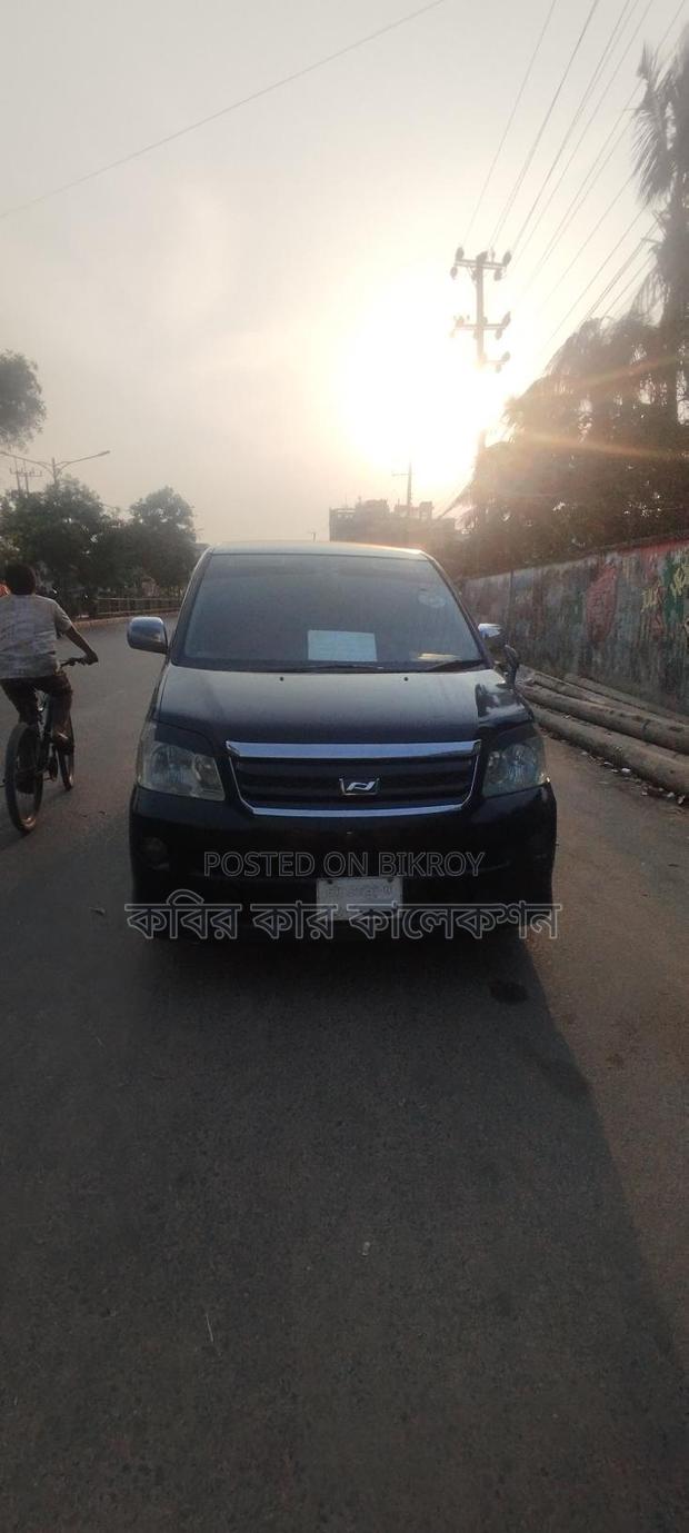 Toyota Noah X 2003
