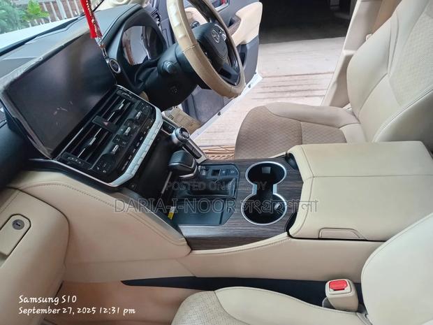 Toyota Prado . 2022