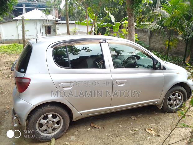 Toyota Vitz 2001