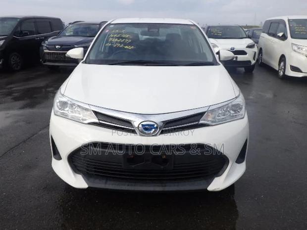 Toyota Axio Hybrid EX White 2021