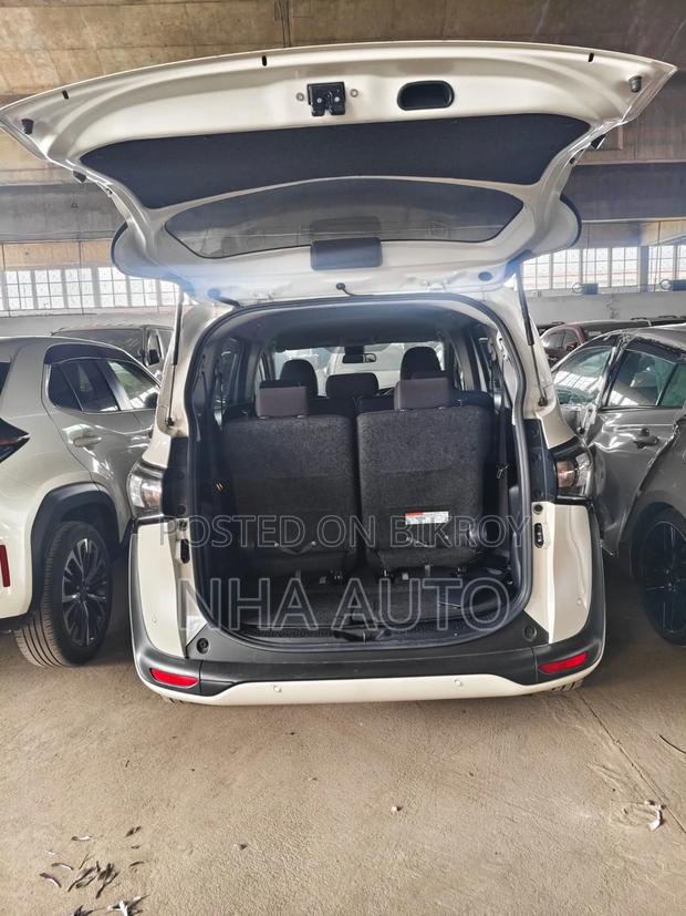 Toyota Sienta HYBRID X PACKAGE 2021