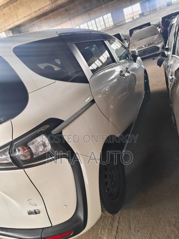 Toyota Sienta HYBRID X PACKAGE 2021